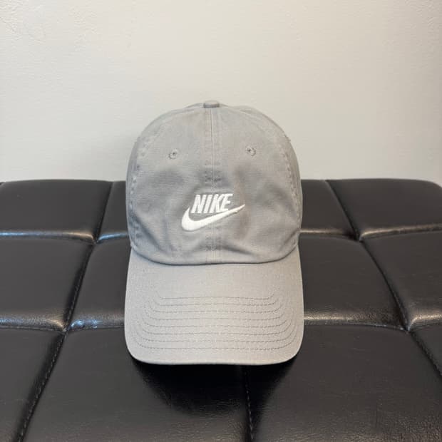 FREE / 나이키 헤리티지 그레이  볼캡