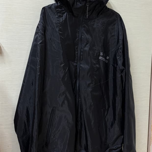 아이앱 스튜디오 립스탑 윈드 자켓 블랙