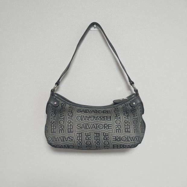 페라가모 캔버스 로고 숄더 호보백 (정품)