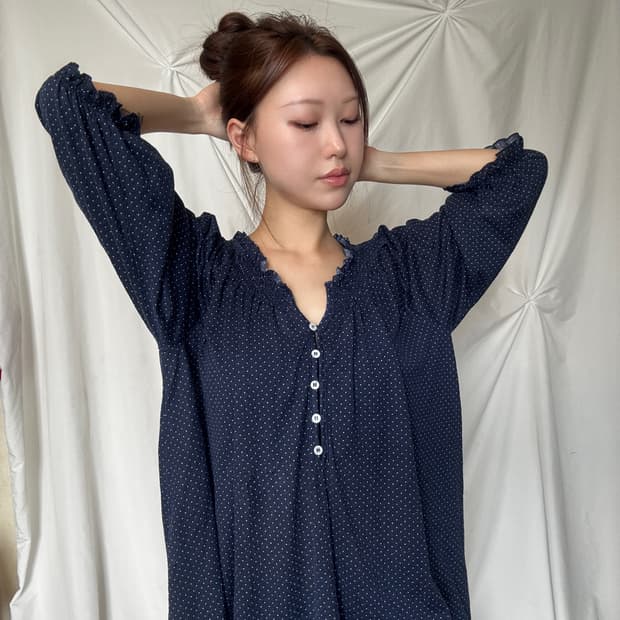 도트 단추 티셔츠