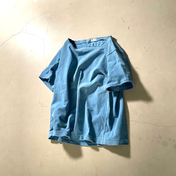 우루 After-Processed Damage T-Shirt