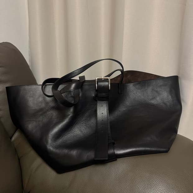 Cowhide tote bag