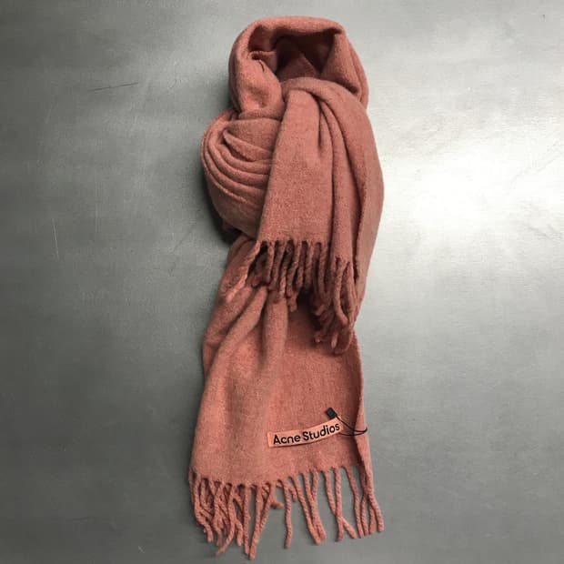 아크네스튜디오 머플러