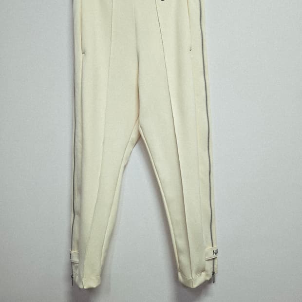 나이키 맨즈 스포츠웨어 트랙 팬츠 지퍼 디테일