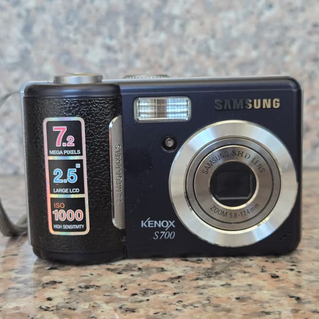 삼성 케녹스 S700 레트로 디카