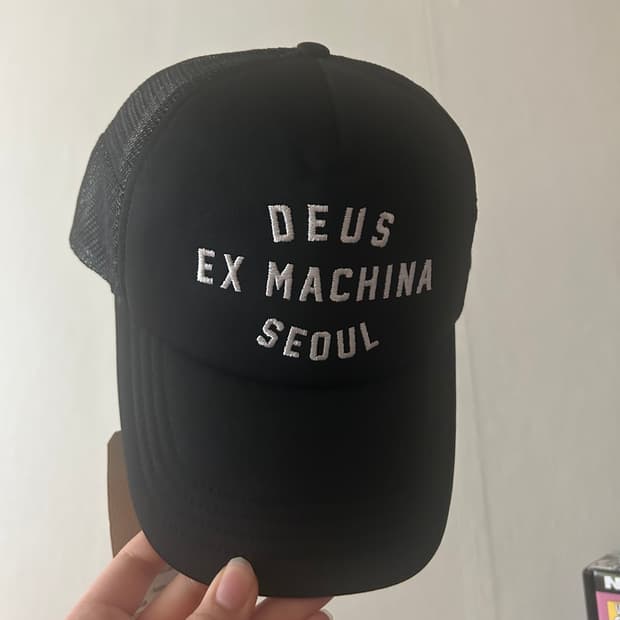 데우스 엑스 마키나 트러커캡 볼캡