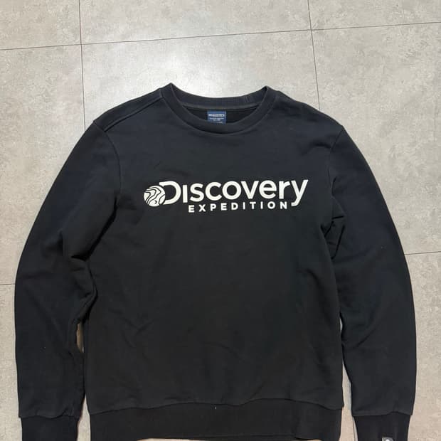 디스커버리 블랙컬러 빈티지 스웻셔츠  95size 