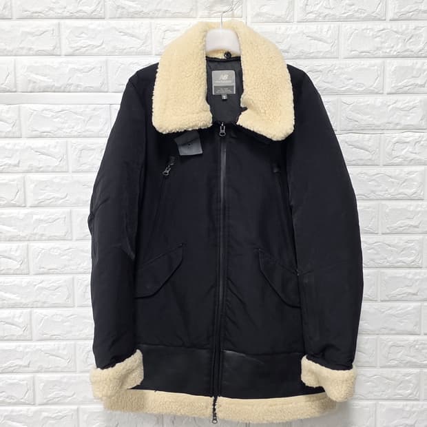 택포// 뉴발란스 무스탕 다운패딩 블랙 M