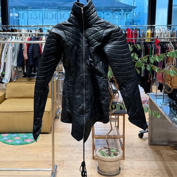 vtg 블랙 레더 컷아웃 자켓 