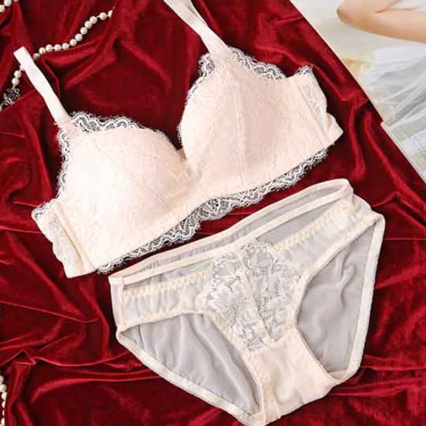 러브홀릭 레이스 노와이어 브라팬티세트 판매
