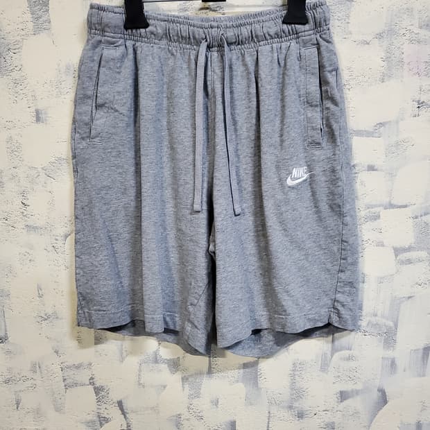 나이키 로고  회색 트레이닝  반바지 