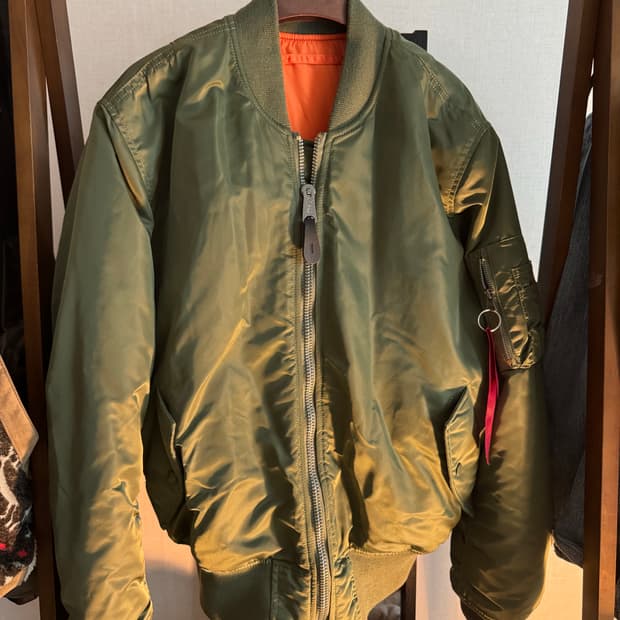 알파인더스트리 MA-1 플라이트 재킷