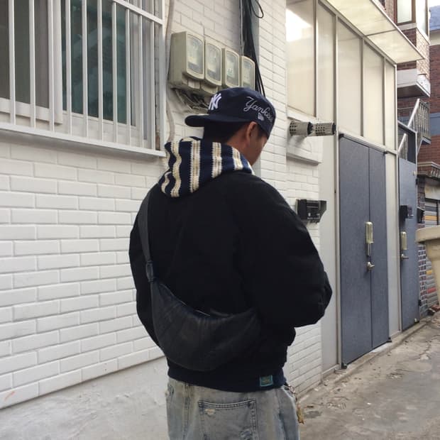 [00] 카락터 Multi Striped Knit Hoodie/Navy