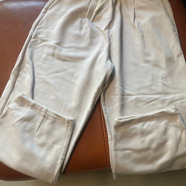 커스텀멜로우 베이지 스웻팬츠