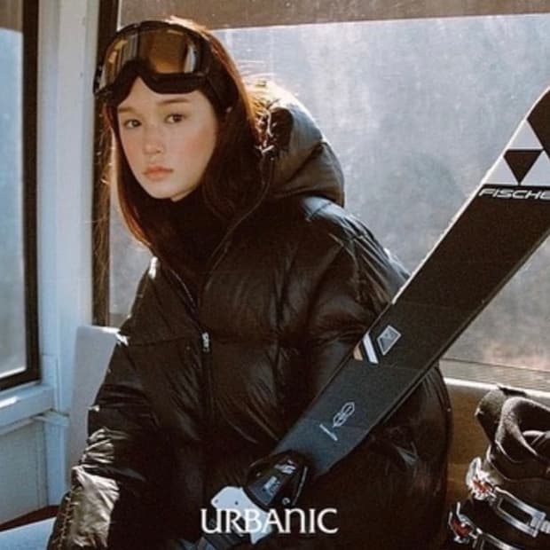 얼바닉30 글로시 다운 패딩