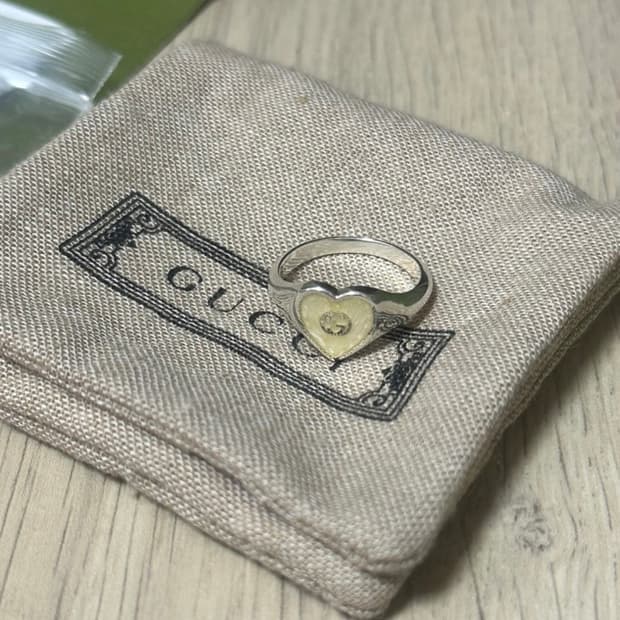 구찌 인터로킹 하트링 반지 