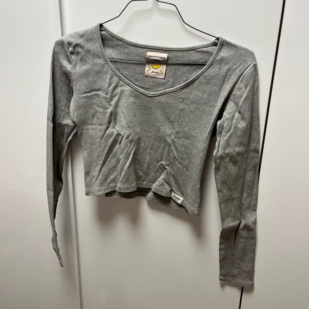 클래식 브이넥 긴팔