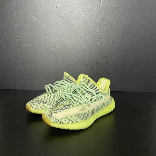 [245] 아디다스 이지부스트 350 V2 이즈릴