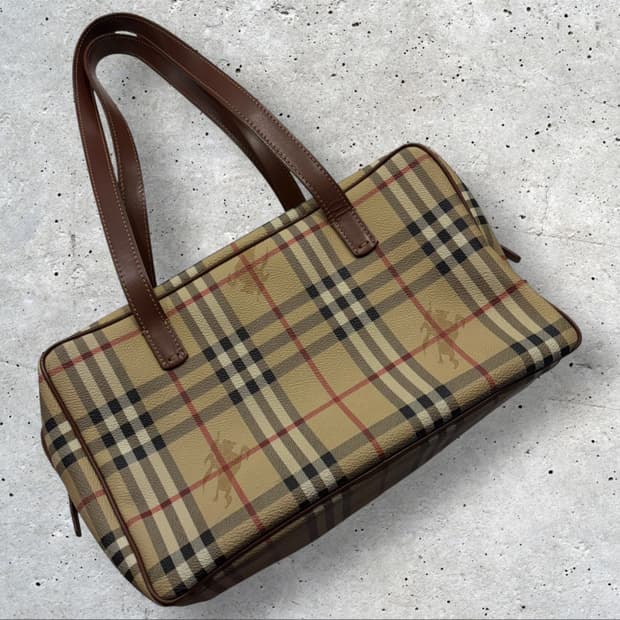 버버리 체크노바 바게트 패턴 토트백
