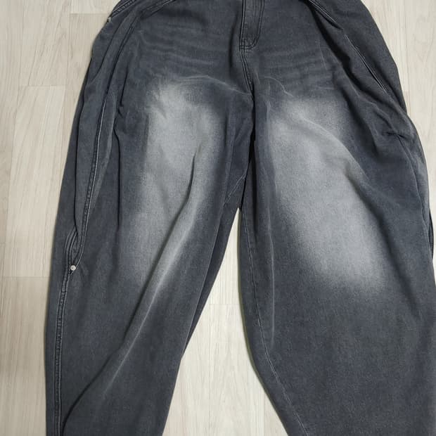 벌룬핏 워싱 블랙 데님 팬츠
