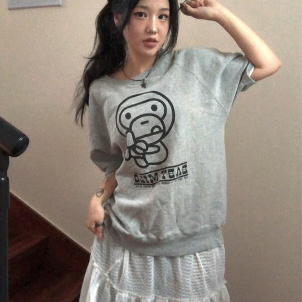 베이프 그레이 마일로 하프 스웻 셔츠