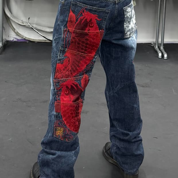 카라쿠리 타마시 오리엔탈 잉어 데님팬츠