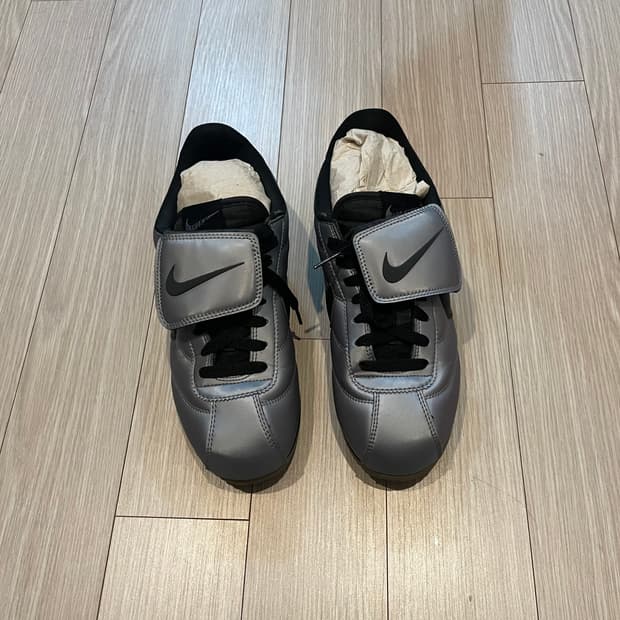 나이키 코르테즈 레더 SE 메탈릭 쿨 그레이 블랙 실버