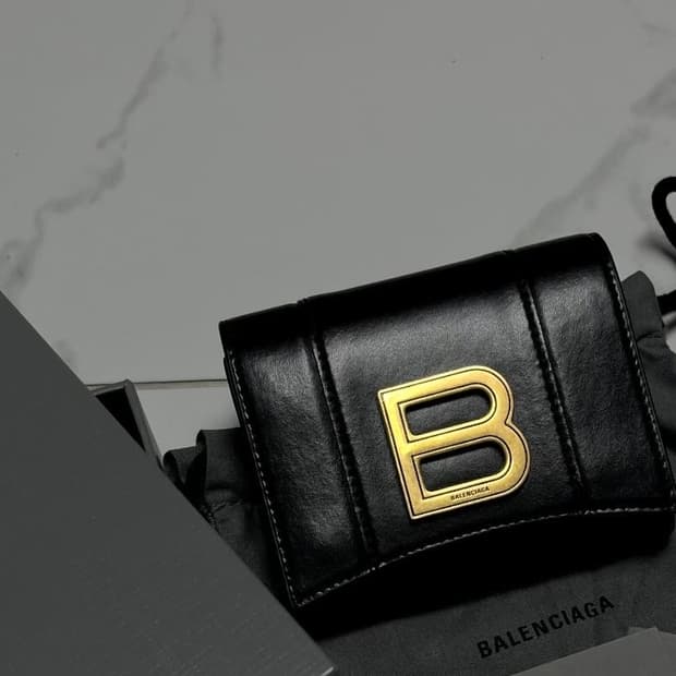 [정품] 발렌시아가 아워글래스 컴팩트 반지갑