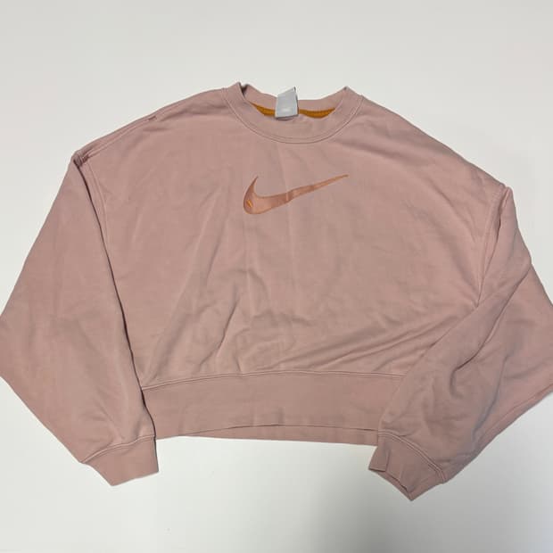 여성 나이키 22년도 스우시 크롭 맨투맨