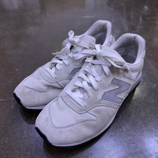 뉴발란스 996 스웨이드 그레이 스니커즈 270