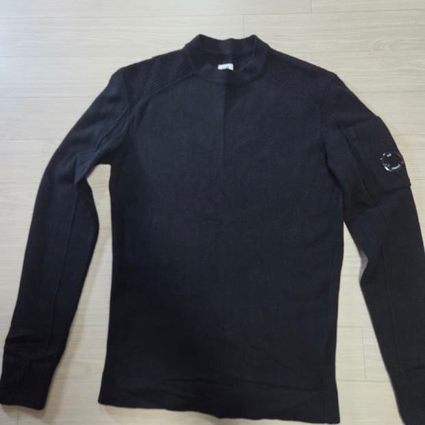 C.P. Company 렌즈 와펜 울 니트 블랙 (50)