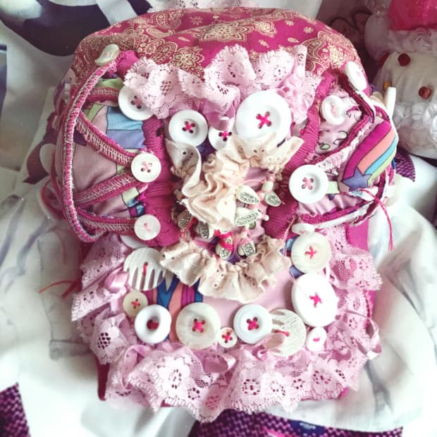 Kitsch candy Cat-Ear embossed cap