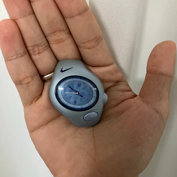나이키 트라이엑스 시계