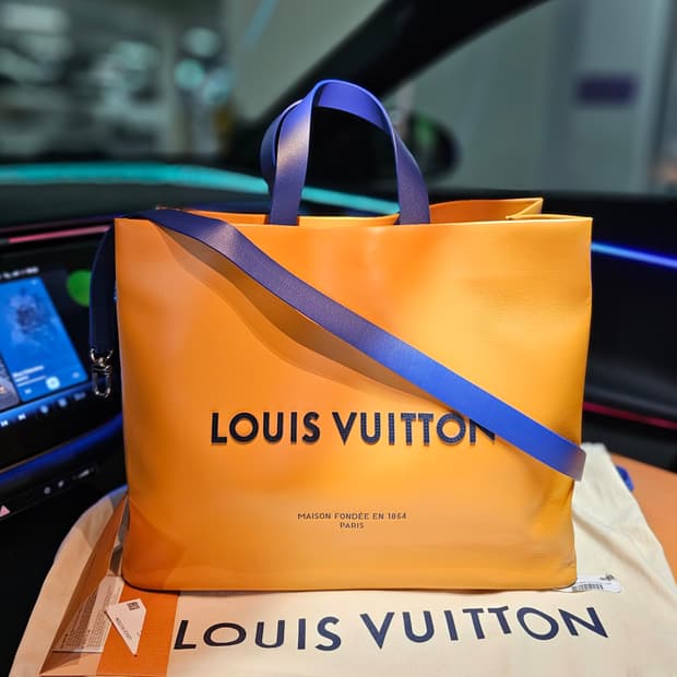 루이비통 퍼렐 쇼퍼 토트백MM 크로스 토트백 샤프란 라지사이즈