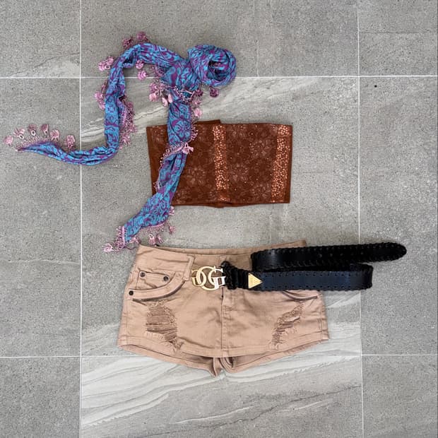Brown floral lace button crop top