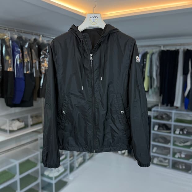 [정품] 몽클레어 후드 바람막이 나일론 자켓  블랙 S 
