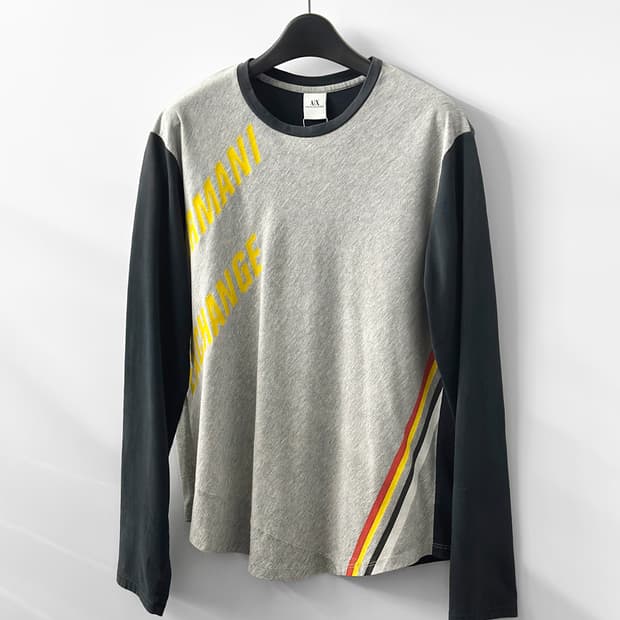 아르마니 익스체인지 컬러 블록 벨벳 로고 롱 슬리브 티