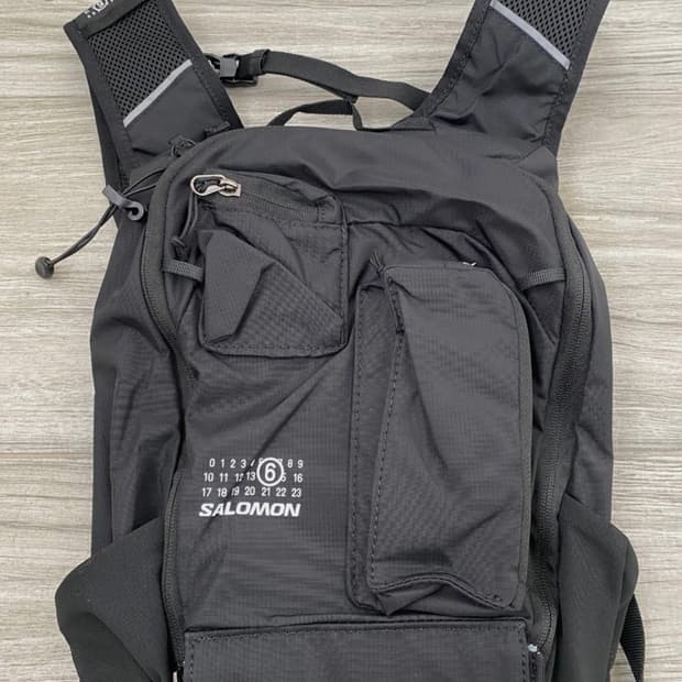 살로몬 mm6 백팩 블랙