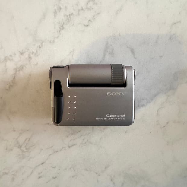 Sony Cyber-shot DSC-F3