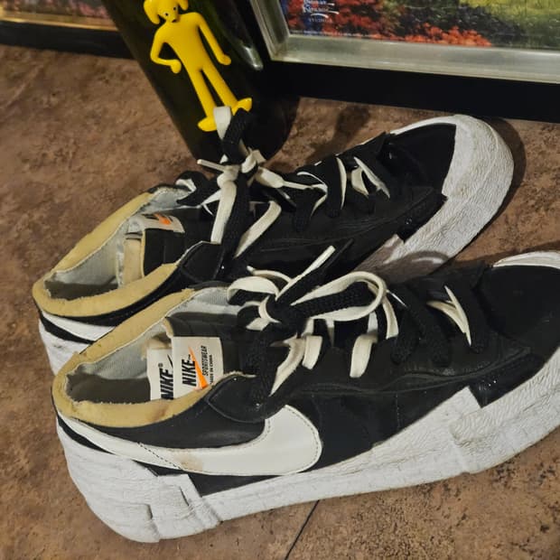 나이키 x 사카이(NIKE x sacai) 감성의 블레이저 로우 스니커즈