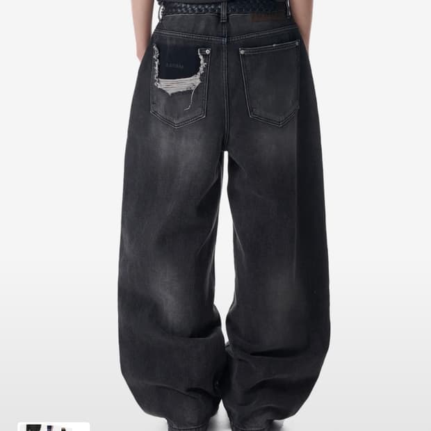 아캄 Distressed Pocket Denim Pants (Black)