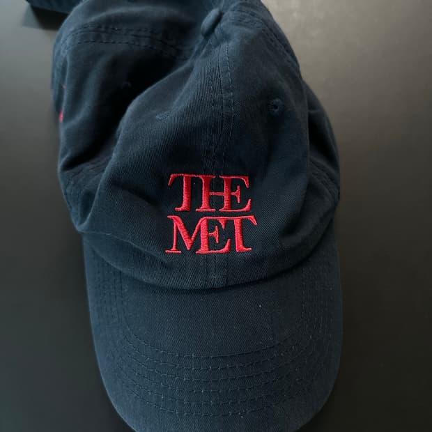 The Met 볼캡