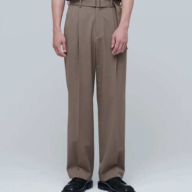 무신사 스탠다드 리얼 와이드 벨티드 슬랙스 더스티 베이지 27