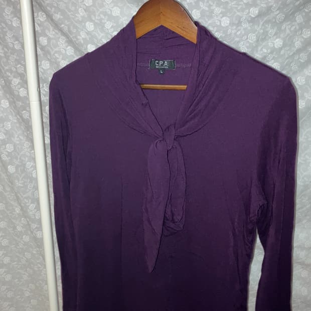 💌 Purple tie tee. 