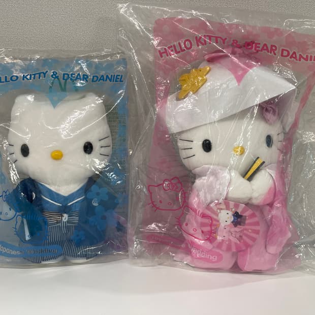 맥도날드 x 헬로키티 산리오 재패니즈 웨딩 인형 세트