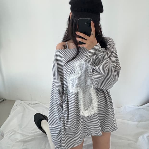 사화룸 그레이 레이스 크로스 롱슬리브 차액
