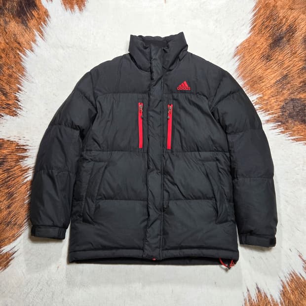 아디다스 덕다운 레드 로고 블랙 패딩