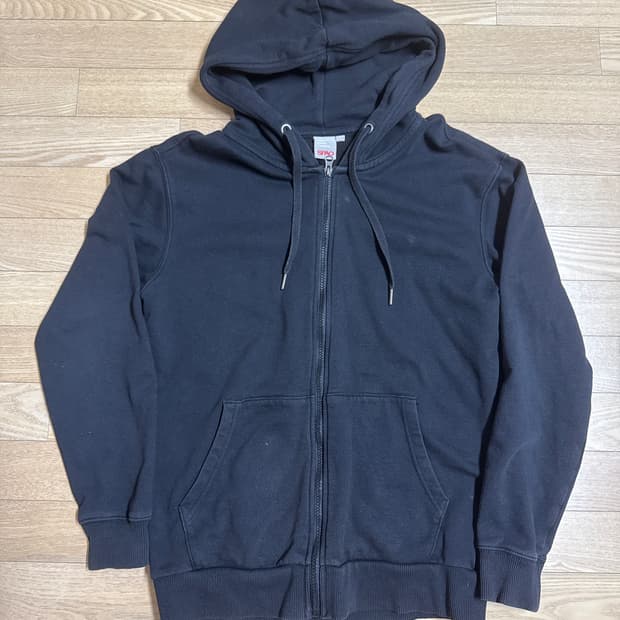 스파오 검정 후드집업