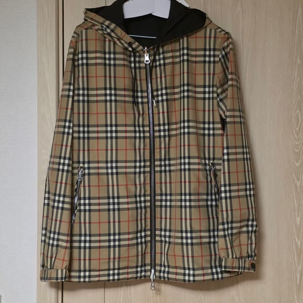 [M사이즈] 버버리 양면 리버시블 바람막이 새상품급