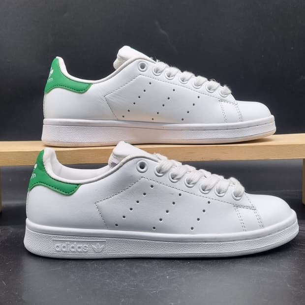 아디다스 스탠스미스 스니커즈220